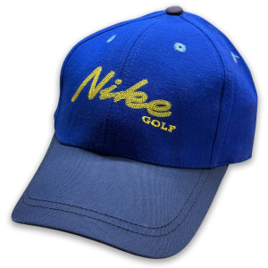 Яркая спортивная бейсболка Nike golf