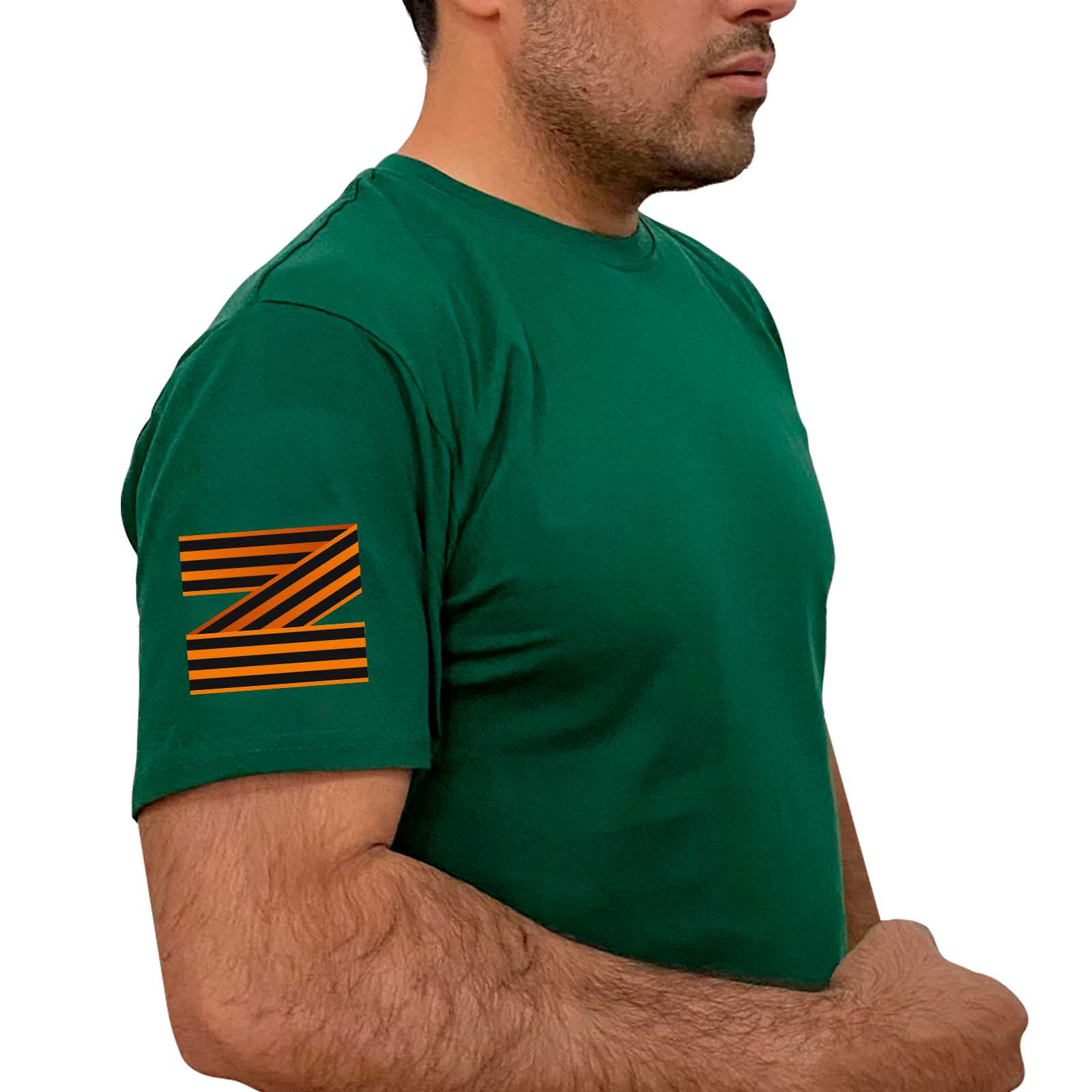 Зелёная футболка с гвардейским термотрансфером Z на рукаве