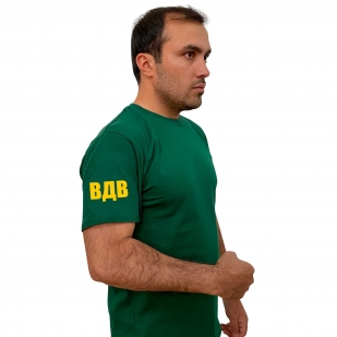 Зелёная футболка с термопринтом ВДВ на рукаве
