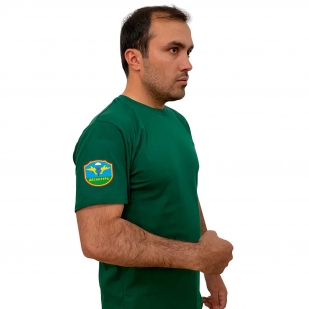 Зелёная футболка с термотрансфером Десантура на рукаве