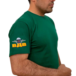 Зелёная футболка с термотрансфером ВДВ на рукаве