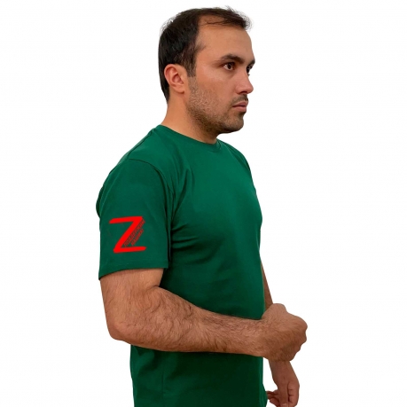 Зелёная футболка с термотрансфером Z на рукаве