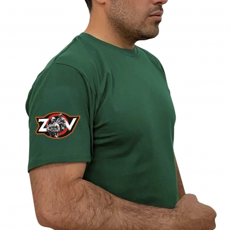 Зелёная футболка с термотрансфером ZOV на рукаве