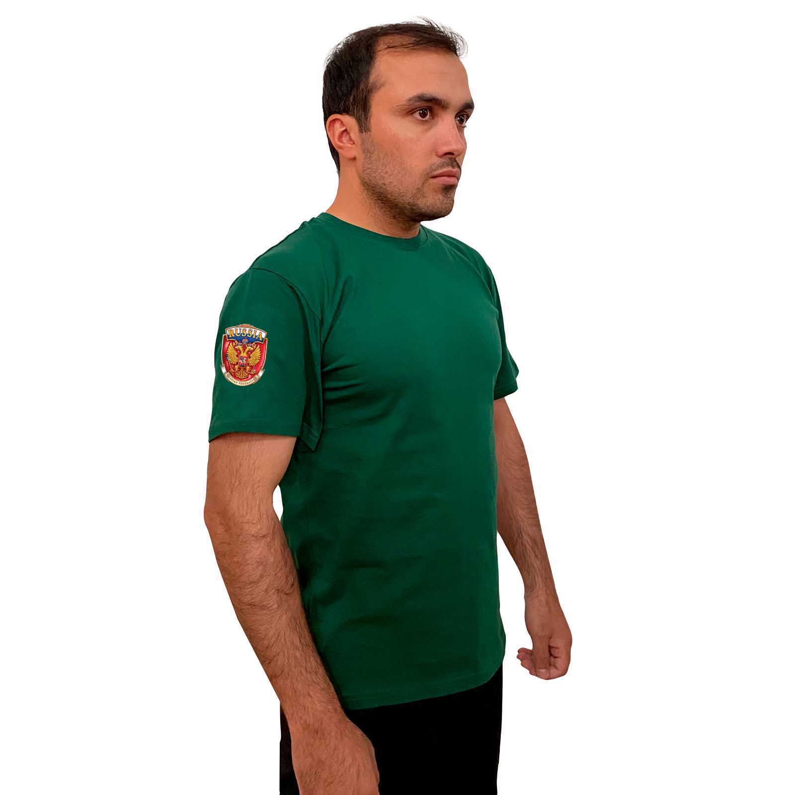 Зелёный футболка с термотрансфером Russia на рукаве