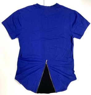 Женская футболка синего цвета с декоративной молнией на спине