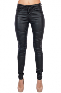 Женские черные джинсы от бренда PIECES