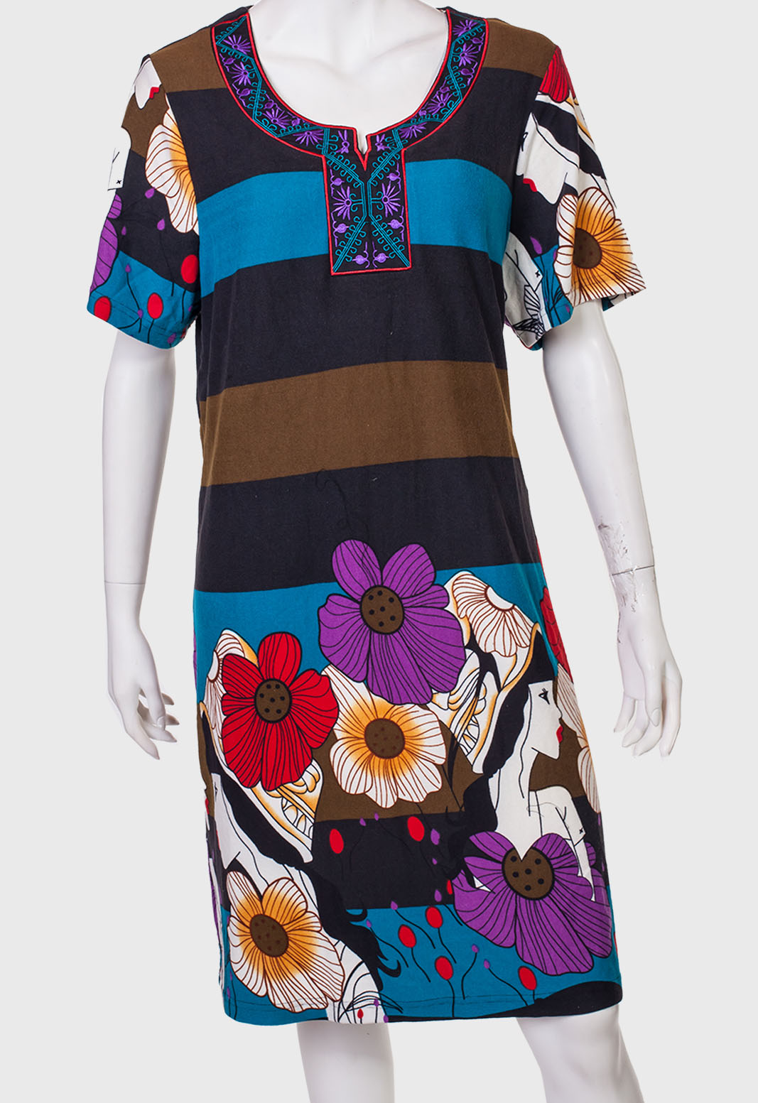 Женственное платье с крупным цветочным принтом от Claire France - купить по приемлемой цене