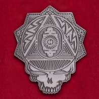 Значок группы Grateful Dead c черепом