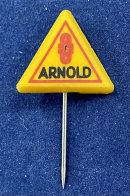 Значок на иголке Arnold