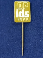 Значок на иголке DP ids 1985
