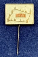 Значок на иголке Кремль золотистая эмаль