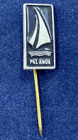 Значок на иголке Паланга с парусником