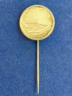 Значок на иголке с особым символом