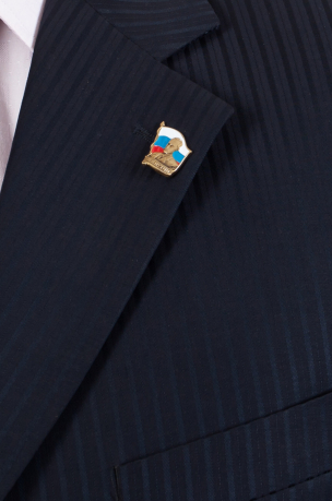 Значок на лацкан пиджака с Путиным-вид на примере увеличенный размер