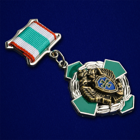 Знак отличия ПВ «За заслуги в пограничной службе» 2 степени-вид под углом